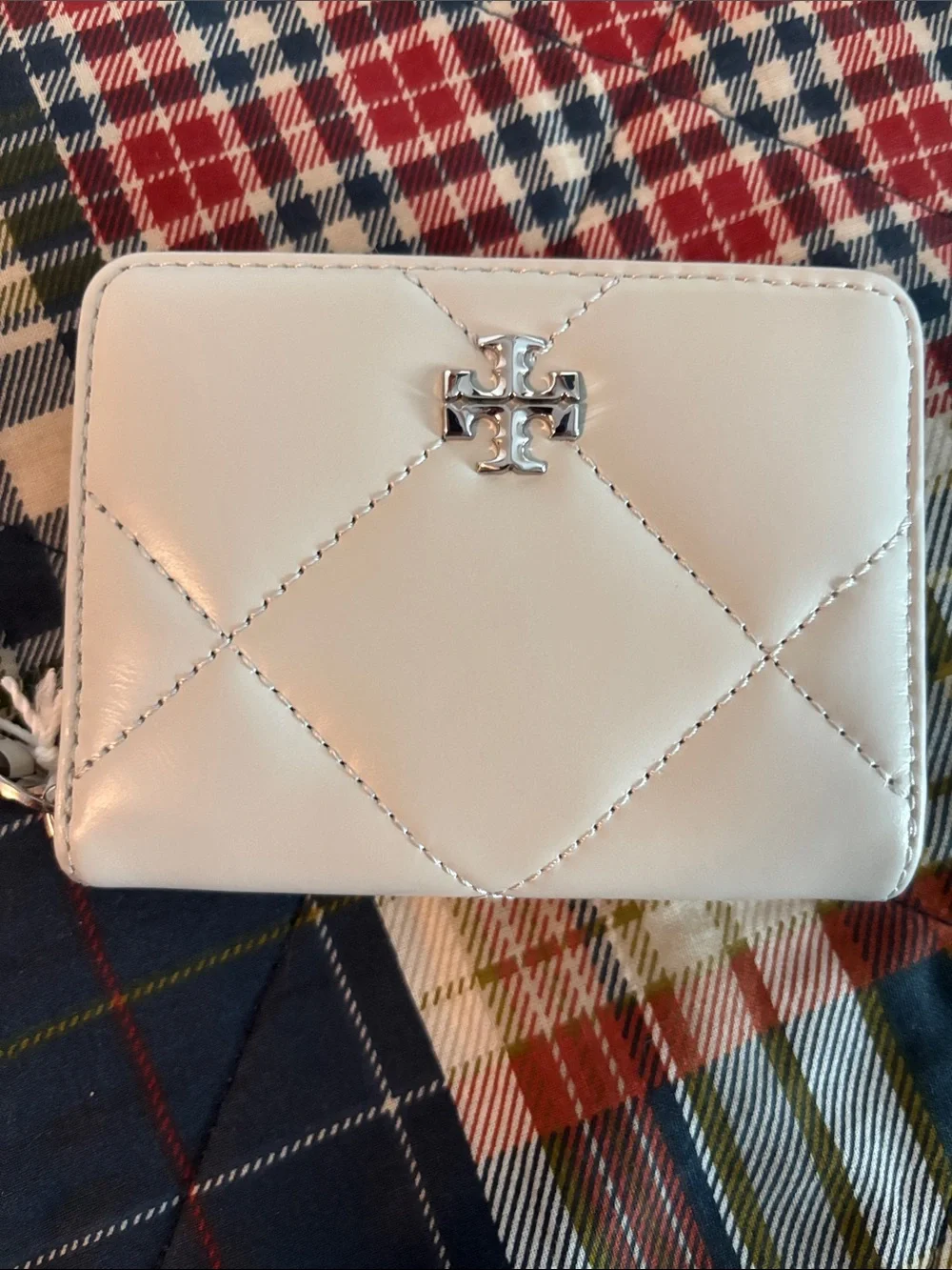 Tory Burch Kira Diamond Small Quilted Zip Wallet in Light Titanium - Picture 4 of 9